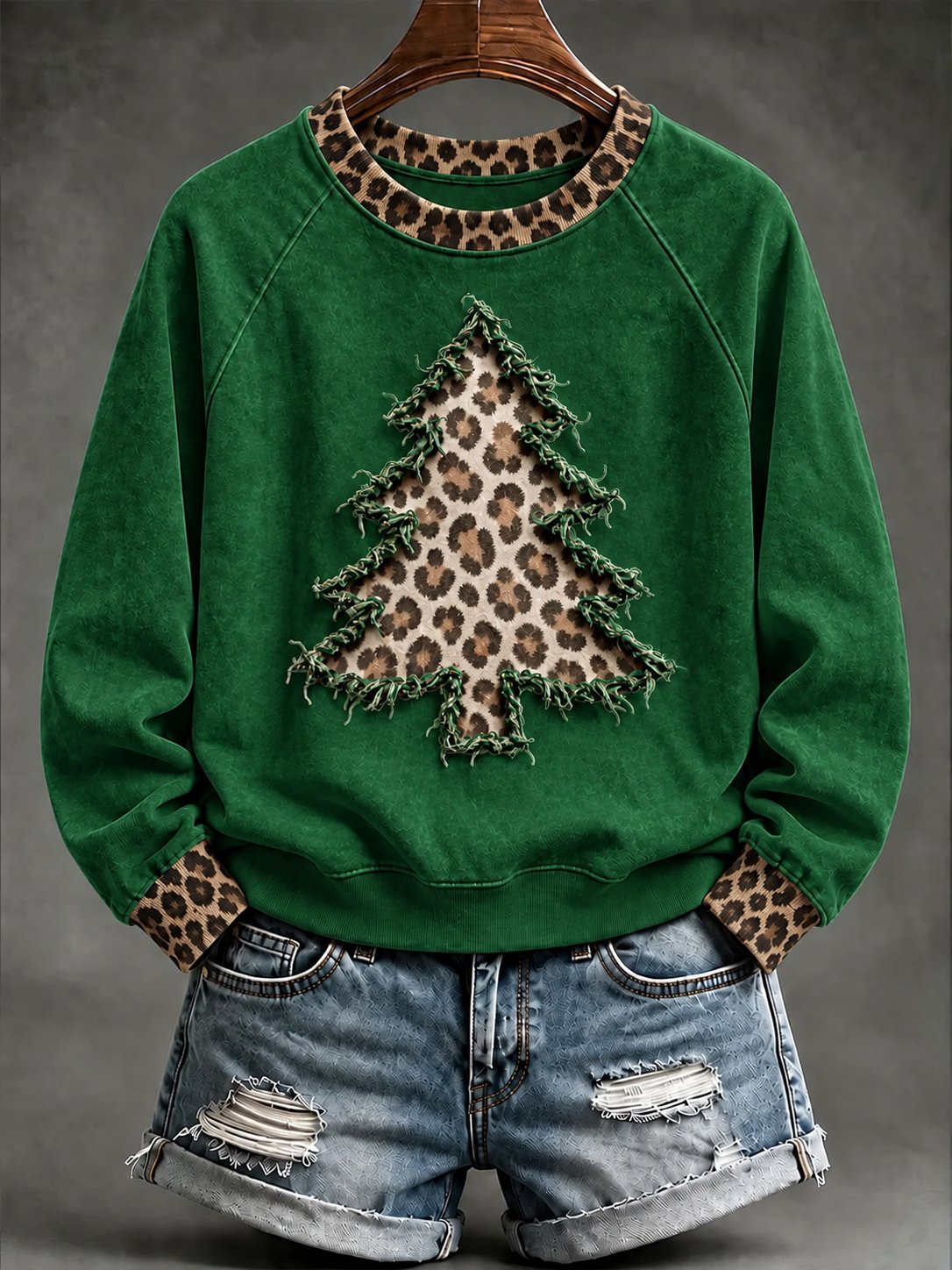 Women's Christmas Comfortable Raglan Sleeve Crew Neck Sweatshirt